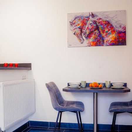 Moderne Ferienwohnung Black Beauty Auf Idyllischem Reiterhof Naehe Burg Eltz Münstermaifeld Eksteriør billede