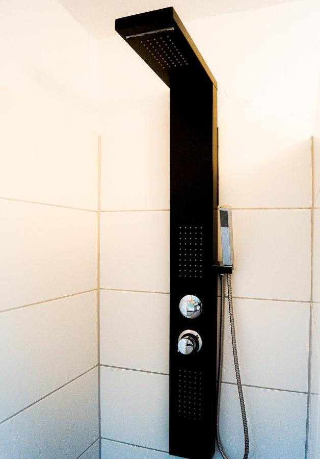Moderne Ferienwohnung Black Beauty Auf Idyllischem Reiterhof Naehe Burg Eltz Münstermaifeld Eksteriør billede