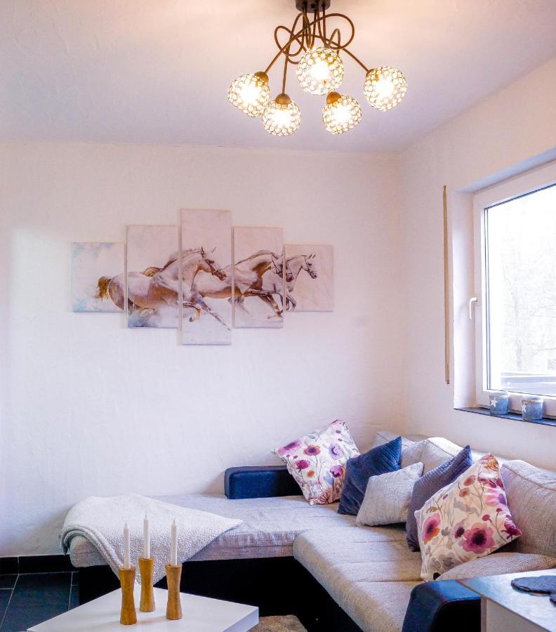Moderne Ferienwohnung Black Beauty Auf Idyllischem Reiterhof Naehe Burg Eltz Münstermaifeld Eksteriør billede